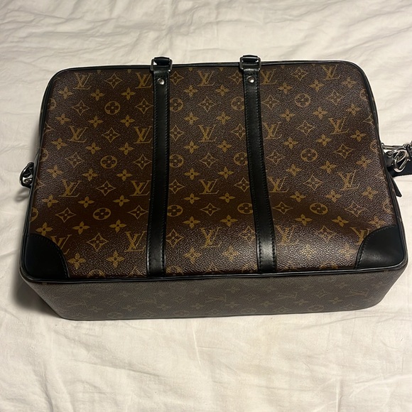 Real Louis Vuitton men’s. Briefcase in monogram in like new condition - Picture 3 of 5
